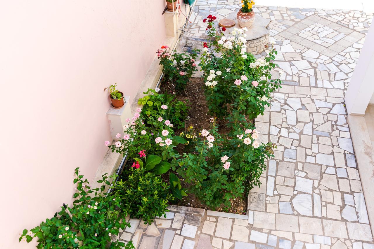 Erato Hotel Apartments Rethymno Esterno foto